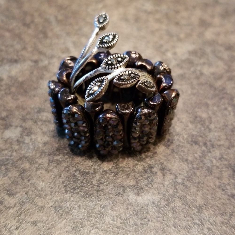 Costume jewlery